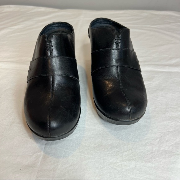 Dansko Francine black leather wedge mules size 38 - Picture 2 of 7